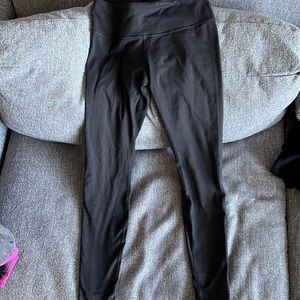 Size medium but fits like a small Lululemon leggings